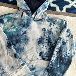Hollister Men's Blue Tie-Dye Hoodie